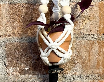 Colgador de plantas de coche, mini maceta, regalo de amante suculento, macramé de ventana, portaplantas mini macramé, encanto de coche, colgador de plantas de macramé en miniatura