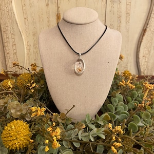 AAA Quality petroleum oil enhydro with multiple moving bubbles inclusion Quartz cabochon Pendant