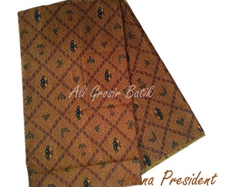 Traditional Indonesian Batik Fabric Primisima Istana President 317 321 343