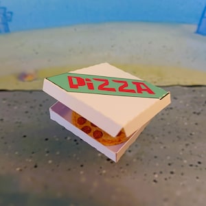 Krusty Krab Pizza 1:12 Miniature [Includes Free Pizza Sticker]