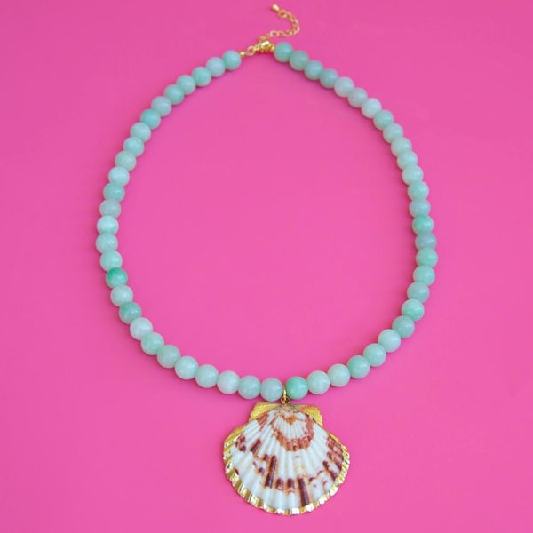 Collar Carolyn / Collar de jade con cuentas, collar con dije de concha marina