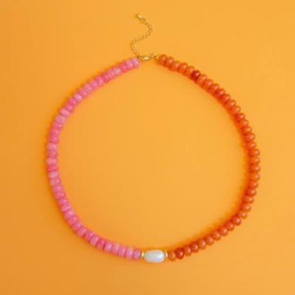 Collar de hibisco / Cuentas redondas de jade naranja y rosa, detalle de perlas