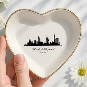 Personalised Skyline Jewelry Dish, Custom City Ring Dish, Wedding Ring Holder for Couple, City Attractions Trinket Dish, Anniversary Gift