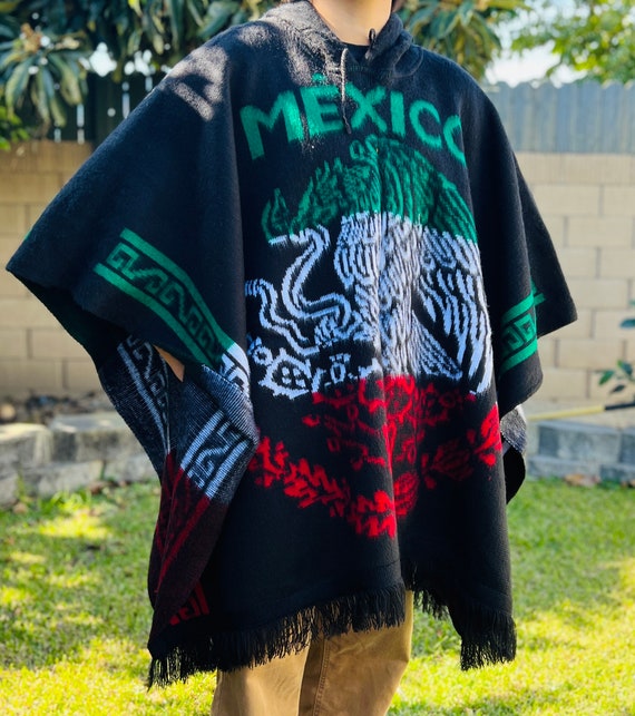 Alpaca wool Mens Unisex Hooded Poncho Aztec pattern all seasons