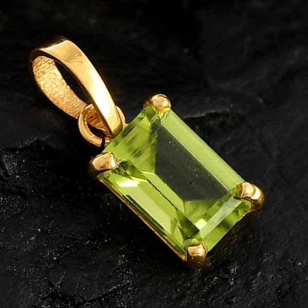 Peridot 14 KT Solid Yellow Gold Handmade Natural Green Gemstone Pendant Jewelry Christmas/Diwali/Anniversary/Birthday Gift Women/Girls