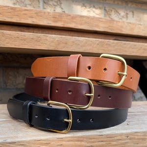 1&#39;1/2 inch messing gesp zwart lederen riem, casual handgemaakte riem, volnerf leren riem, gemaakt in Canada, cadeau voor hem, cadeau voor haar