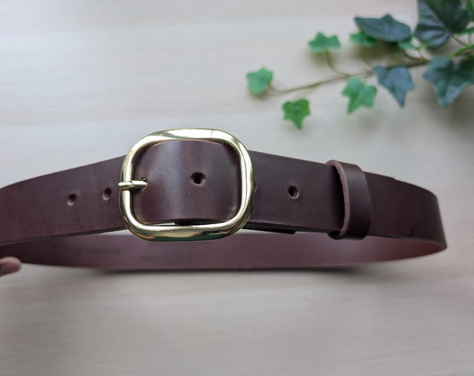 Handmade Women's Veg tan leather belt, Oval Buckle