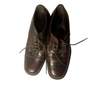 Soft Feet First vintage size 7US square toe lace up dark brown vintage retro dark academia loafers preppy retro old school money