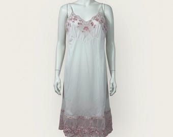 Vintage maat kleine roze bloemen geborduurde volledige slipdress, retro jaren 90 coquette lingerie-jurk