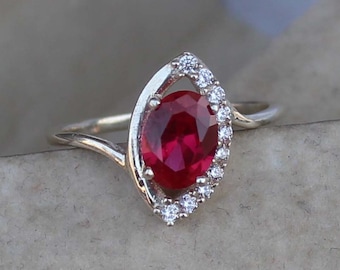 Anillo ovalado de rubí de laboratorio hecho a mano, regalo de aniversario en plata de ley