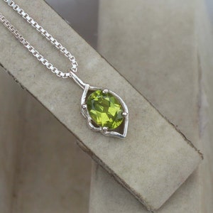 Peridot Pendant 925 Solid Sterling Silver Pendant Beautiful Pendant Green Cut Peridot Gemstone Pendant Gift Pendant Women Pendant
