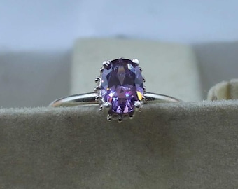 Anillo de kunzita hecho a mano, plata de ley 925 y circonita cúbica