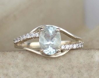 Aquamarine Gemstone Ring, Oval Stone, 925 Sterling Silver