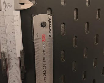 Porta reglas IKEA SKADIS