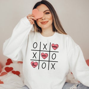 Valentine Sweatshirt, Women Shirt, XOXO Tic Tac Toe Valentines Shirts for Women, Love Heart Cute Crewneck Pullover, Gift For Her