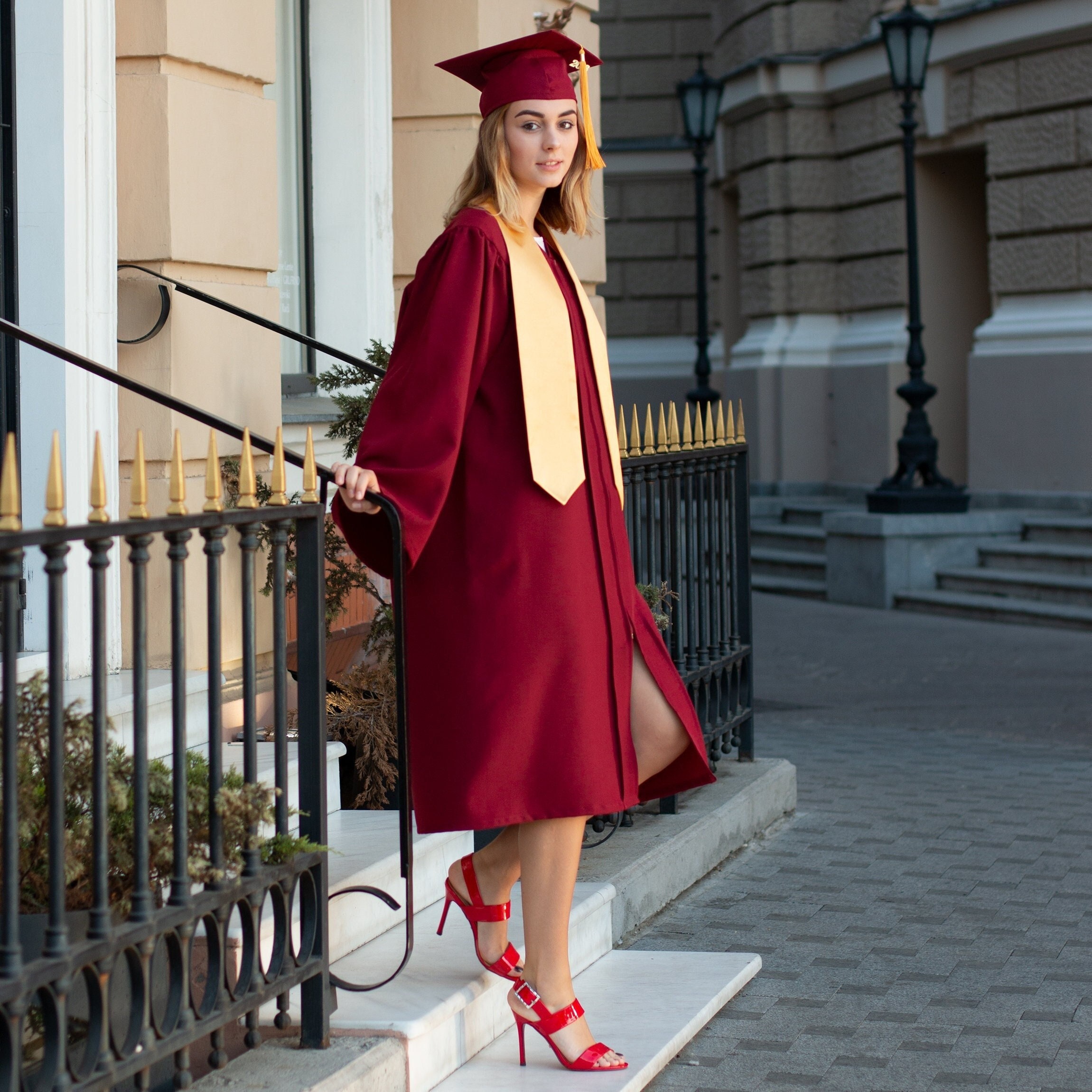 Graduation Gown Red Stock Illustrations – 274 Graduation Gown Red Stock  Illustrations, Vectors & Clipart - Dreamstime