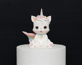Adorno para pastel de gatito blanco, hecho de arcilla ligera de secado al aire, adorno para pastel de gato con lazo y placa con nombre, para pastel de cumpleaños, pastel de baby shower