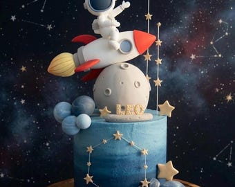 Astronaut Cake Topper, Spacecraft Cake Topper Made of Lightweight Foam Clay