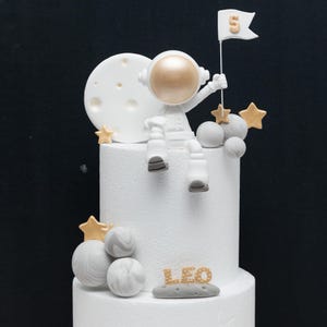 Astronaut Cake Topper, Rocket Cake Topper, Planets Cake Decoration Made of Lightweightt Air Dry Clay