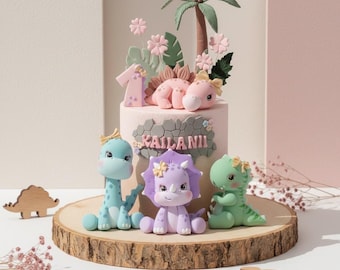 Adorno para pastel de niña con dinosaurios, hecho de arcilla ligera de secado al aire: Triceratops, T-rex, Brontosaurio, Estegosaurio, para pastel de cumpleaños.