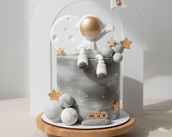 Adorno para pastel de astronauta, adorno para pastel de cohete, decoración para pastel de planetas hecha de arcilla seca de espuma ligera.