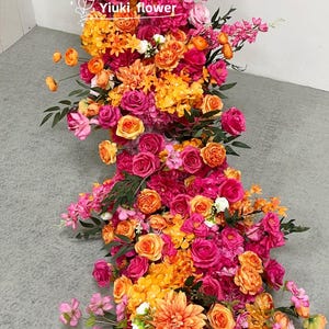 Runner di fiori rosa acceso / Composizioni floreali artificiali per decorazioni nuziali / Fiori per navate laterali / Decorazioni ad arco / Centrotavola, fila di fiori