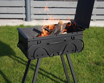 Barbecue grill with a lid