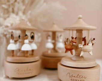 Personalisierte Namensspieluhr, personalisiertes Karussell, Spieluhr aus Holz, Geburtstagsgeschenk, Taufgeschenk