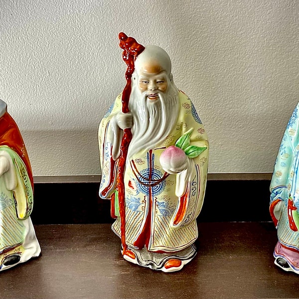 Dieux étoilés chinois - Prospérité (Fu) Longévité (Shou) Bonne fortune (Lu) 9 po. Statuettes marquées de la famille rose