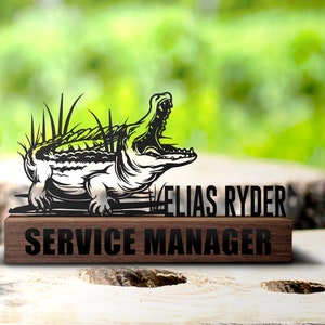 Custom Crocodile Desk Name Plate Wedge, Personalized Aligator Wild Animal Nameplate Office Sign Company Shelf Tabletop Plaque Gift Decor