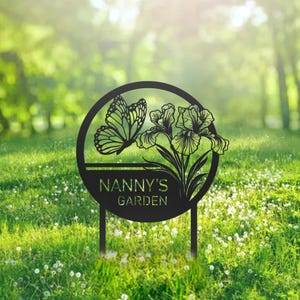 Custom Garden Name Metal Sign Personalized Iris Flower Sign With Stake Porch Decor Garden Decoration Mother's Day Mom Grandma Gardener