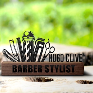 Benutzerdefinierte Barber Schreibtisch Namensschild Keil Personalisierte Friseur Friseur Namensschild Büroschild Regal Tabletop Barbershop Geschenk Plaque Decor