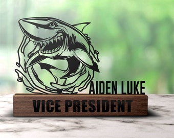 Kundenspezifische Hai-Schreibtisch-Namensschild-Keil, personalisierter Hai im Ozean-Typenschild-Bürozeichen-Firma Hai-Gesicht-Haifisch-Geschenk-Dekor