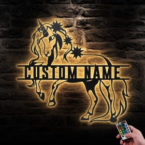 Custom Eenhoorn Metal Wall Art LED-verlichting Gepersonaliseerde Naambord Eenhoorn Minnaar Home Decor Kinderkamer Decoratie Kerst Verjaardagscadeau