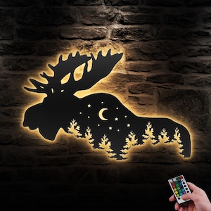 Arte de pared de metal alternativo con luz LED, letrero de alce en el bosque, decoración para el hogar, cabaña de caza con astas, regalo de inauguración de la casa para cazadores y cuevas.