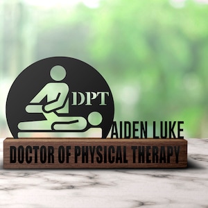 Tabliczka znamionowa na biurko fizjoterapeuty z imieniem i nazwiskiem, spersonalizowany prezent dla fizjoterapeuty, tabliczka znamionowa, półka na biurko, dekoracja DPT