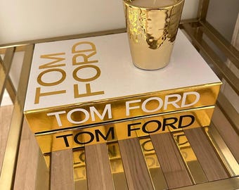 Caixa Decorativa Tom Ford: Decoração para Mesa de Centro em Preto e Dourado