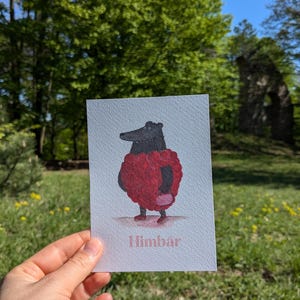 Carte de vœux ours | Framboise | Salutations sincères | Ours fruitier | Carte Ours A6 | Carte Animal Illustrée | Carte de vœux animalière | Carte de vœux drôle d'ours