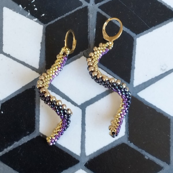 Boucles d'oreille spirale en perles de rocailles et delica miyuki