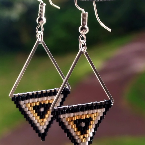 Boucles d'oreilles triangle en perles miyuki