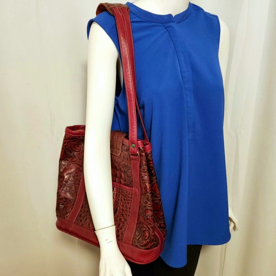Elegant Embossed Leather Shoulder Bag in Rich Bur… - image 9