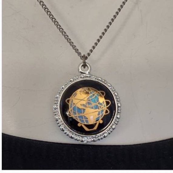 Vintage World's fair souvenir necklace 1964 silve… - image 5