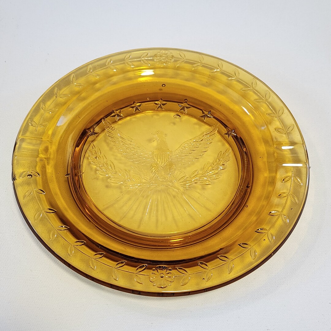l-e-smith-heritage-gold-amber-american-eagle-and-stars-pressed-glass