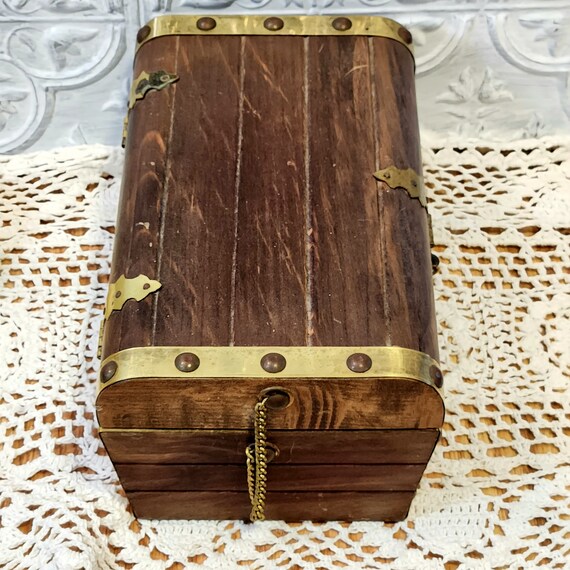 Treasure chest vintage wooden jewelry box - image 4