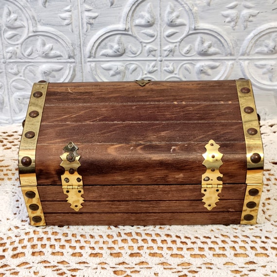 Treasure chest vintage wooden jewelry box - image 2