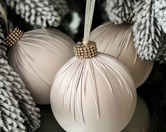 Palline di Natale in seta beige da 3,15"/ decorazioni per alberi neutre fatte a mano