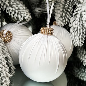 Adornos navideños blancos de seda, bolas navideñas para el árbol de Navidad, bola de diamantes de imitación de 3,15 pulgadas
