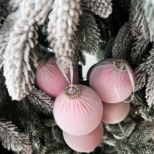 BABY PINK Christmas Tree Ornaments, Classic Holiday Baubles 8 and 10 cm, Traditional Xmas Decoration Gift Set