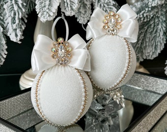 Adorno navideño de terciopelo blanco: adorno vintage de leche (8 cm) para el árbol de Navidad.