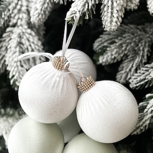 Adornos navideños de terciopelo blanco para árbol de Navidad, 8 cm x 10 cm, hechos a mano, decoración navideña.